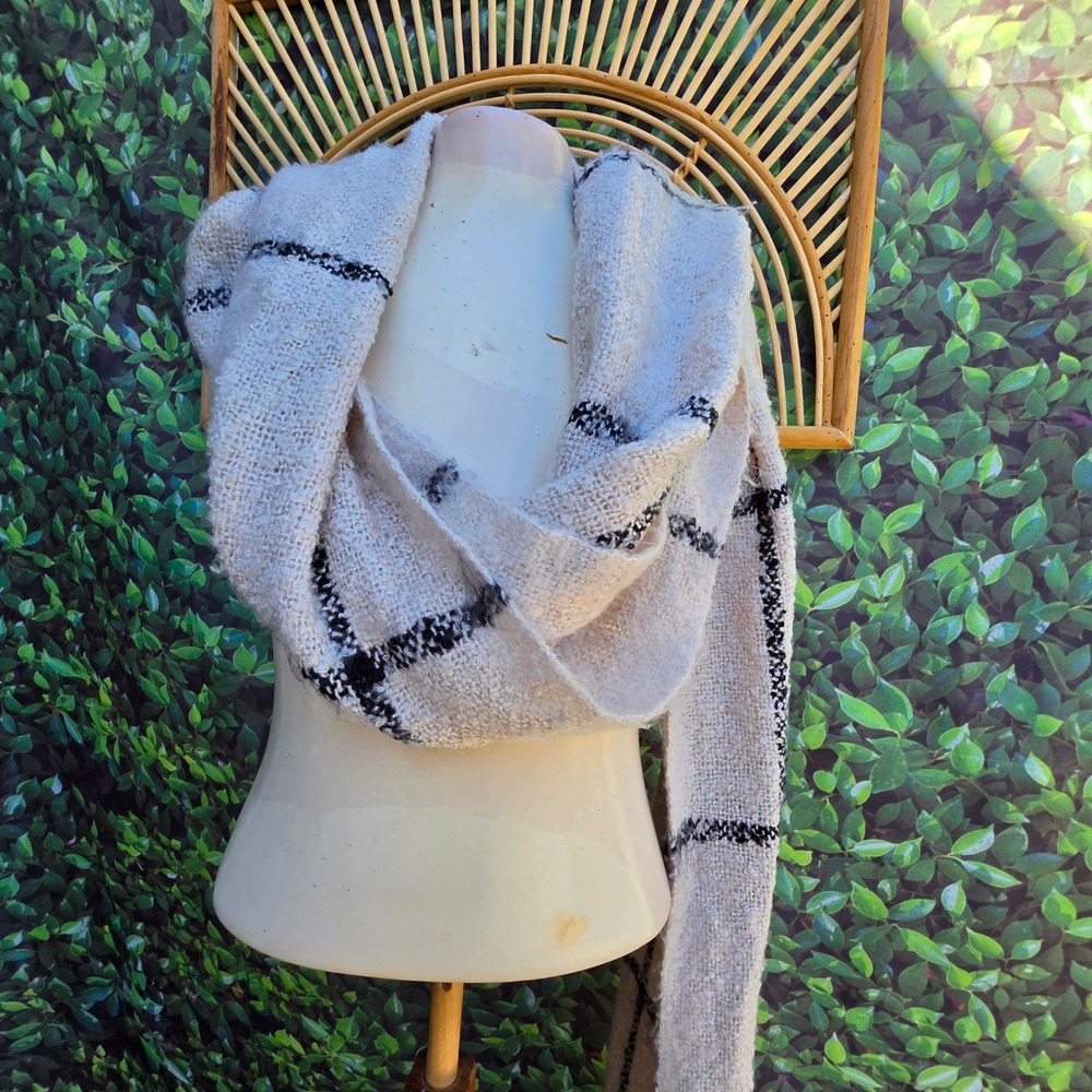 BDG Urban Outfitters Cream Black Windowpane Plaid Oversized Fringe Knit Scarf